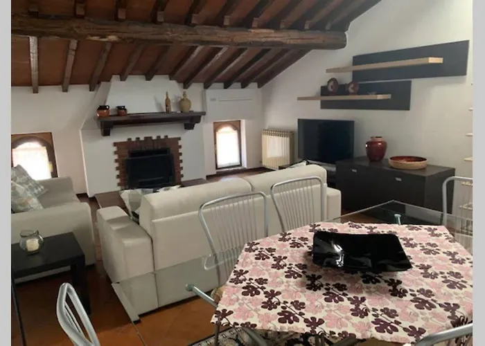 Daisy House: Nice Attic In The Historical Center
