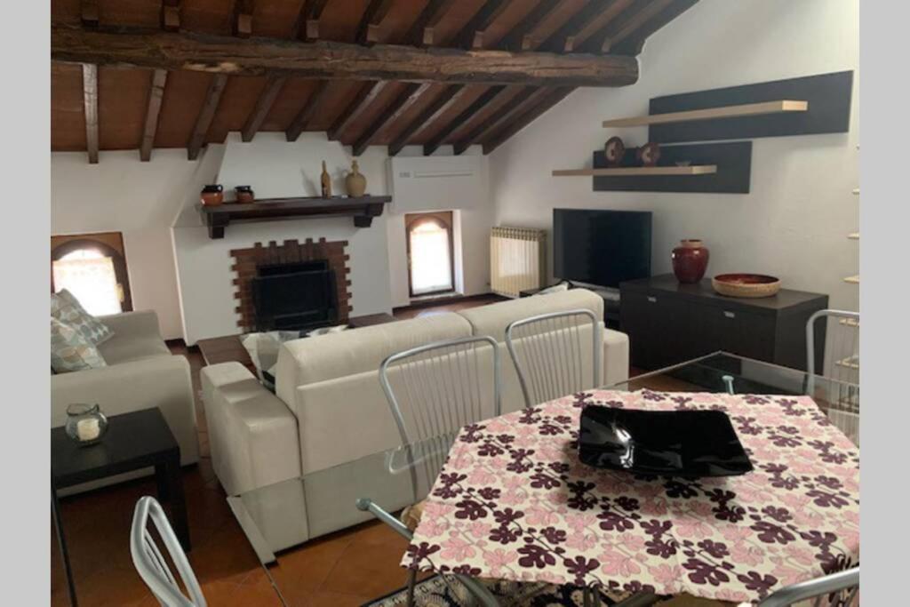 Daisy House: Attic In The Historical Center Apartment *