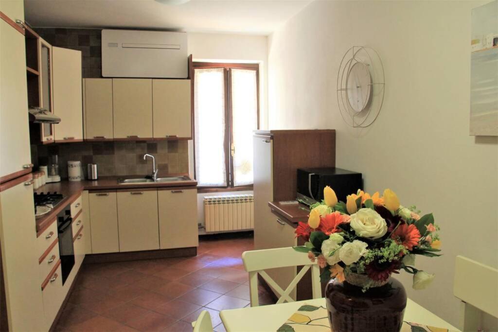 Apartment Daisy House: Attic In The Historical Center