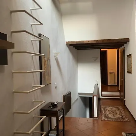 Daisy House: Nice Attic In The Historical Center Salo Exterior photo