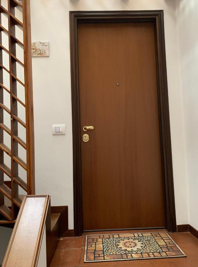 Daisy House: Attic In The Historical Center Salo